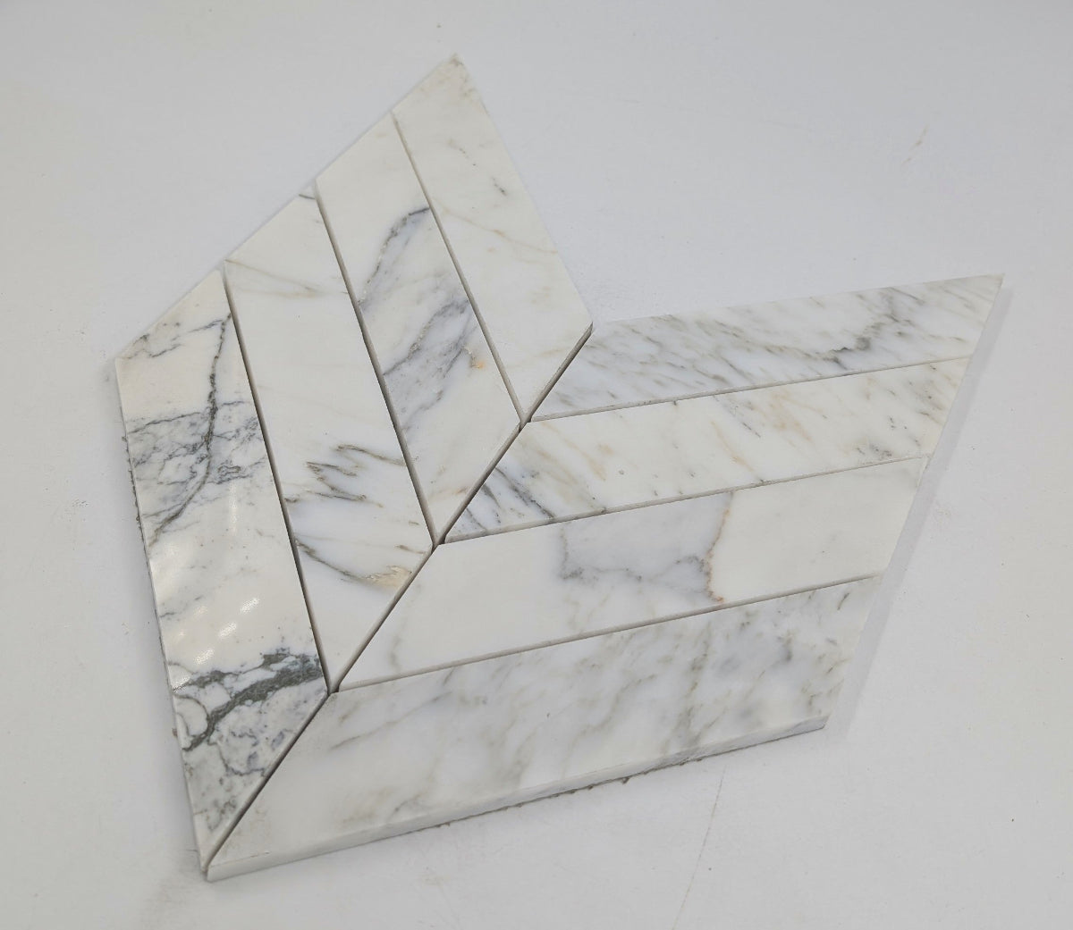 2x8 Calacatta Gold ( LARGE ) Chevron Marble Mosaic Tile