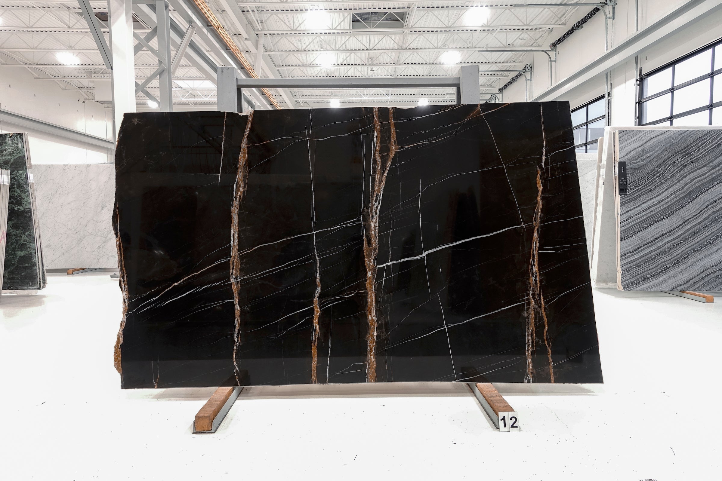 SAHARA NOIR 2CM MARBLE